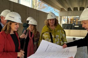 María José Catalá visita Centro de Día del Cabanyal