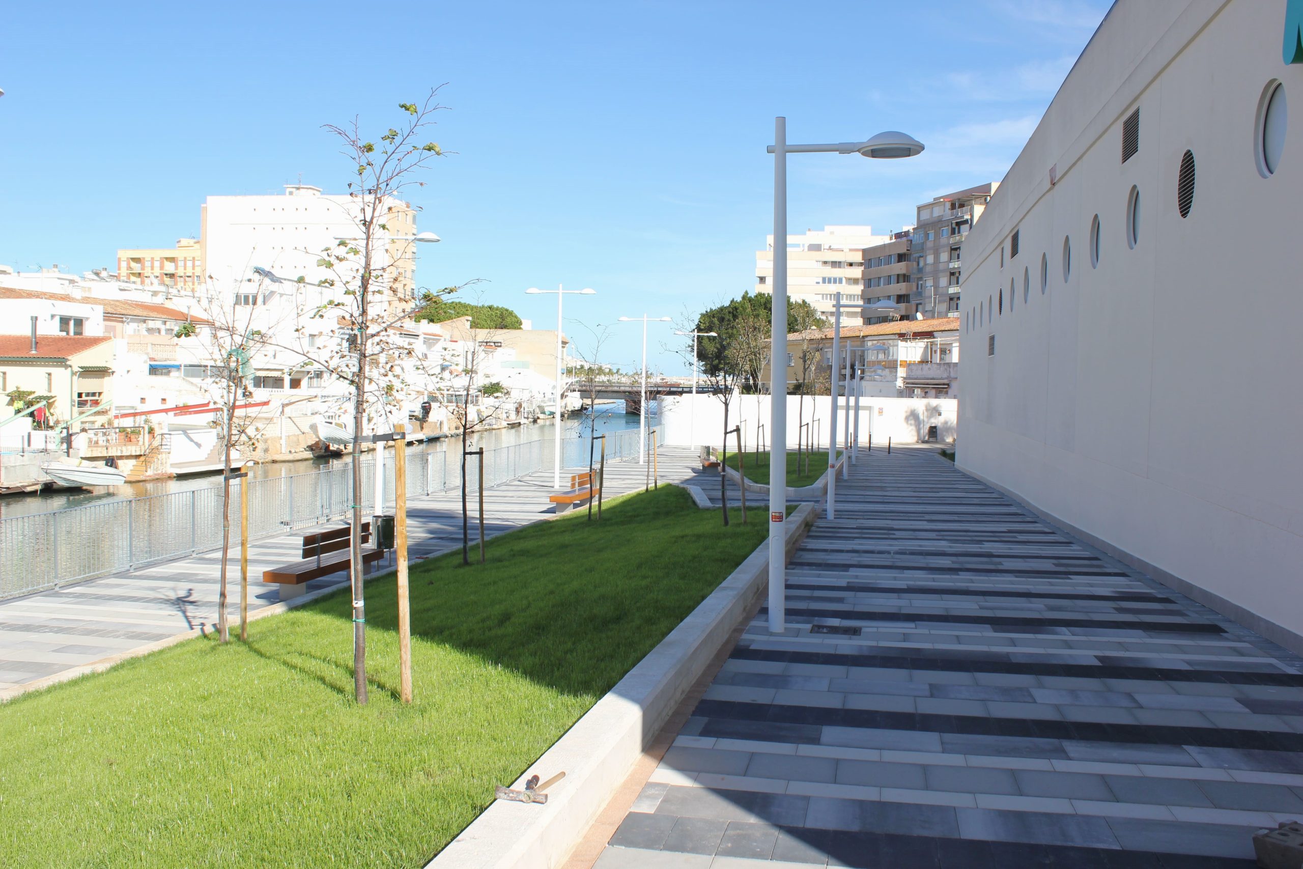 RESTITUCIÓN DEL PASEO JUNTO AL RÍO SANT NICOLAU DE GANDÍA