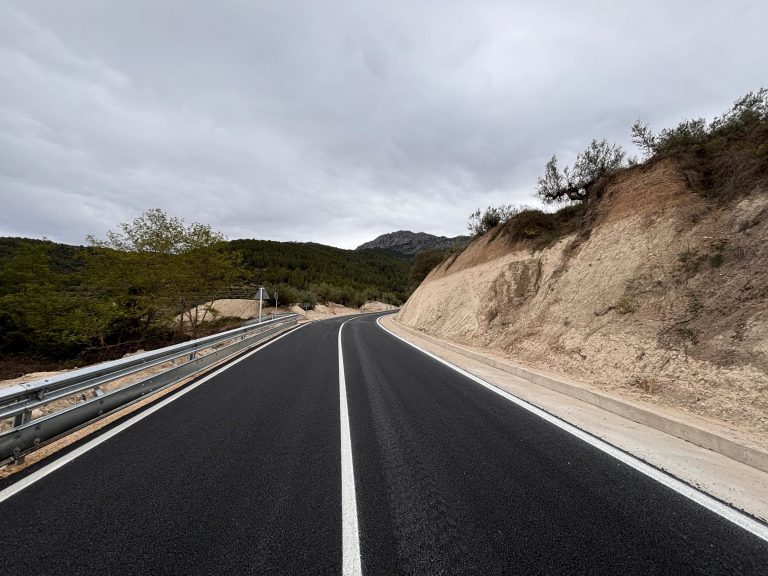 Carretera de acceso al norte de Beniatjar